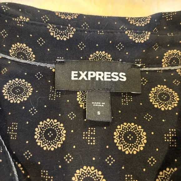 Express Men’s Black Geometric Design Polo - Picture 4 of 5